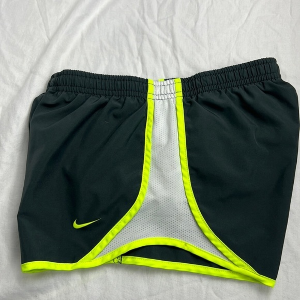 Nike‎